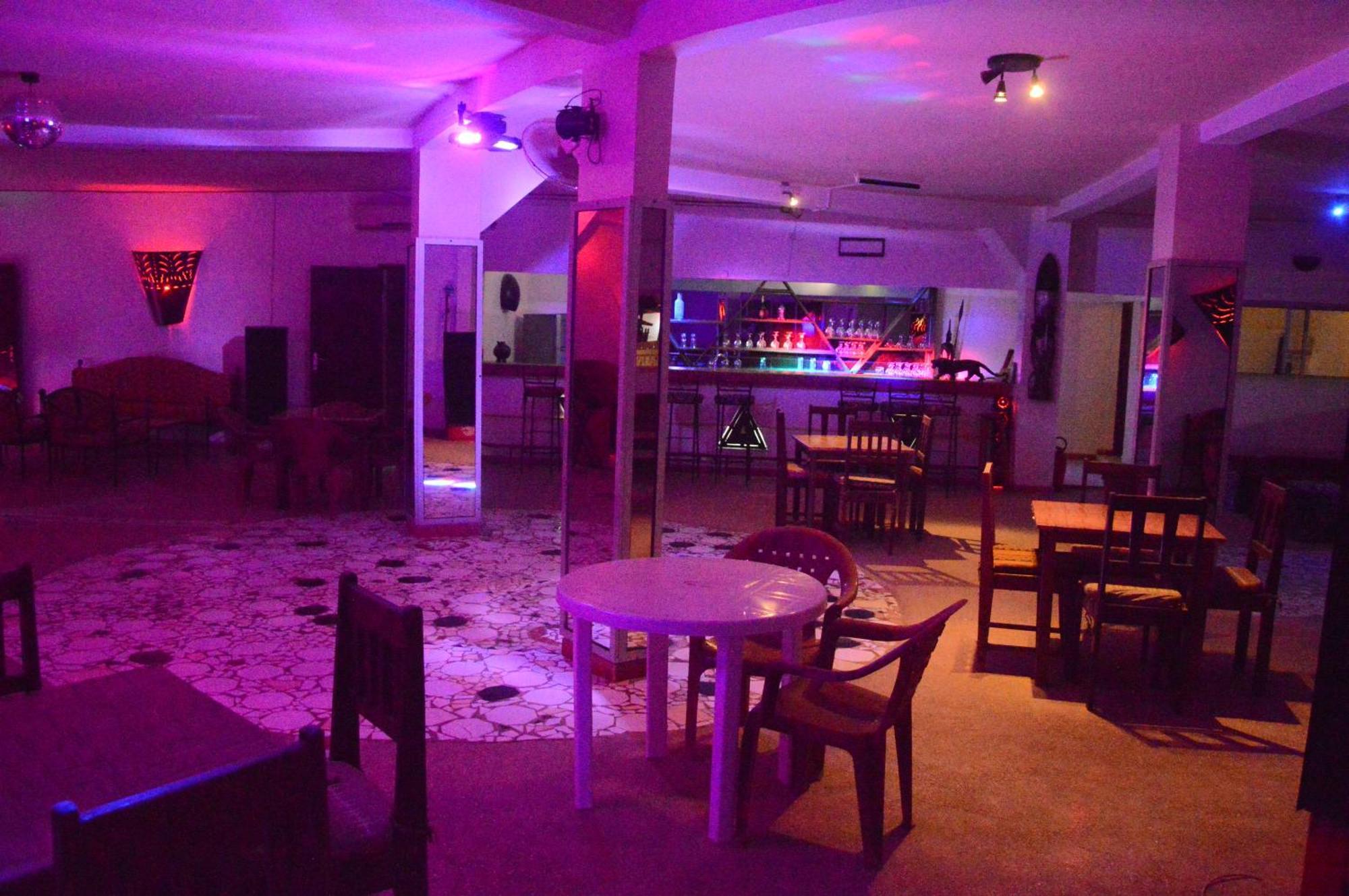 Hotel Takana Ngaparou Екстериор снимка