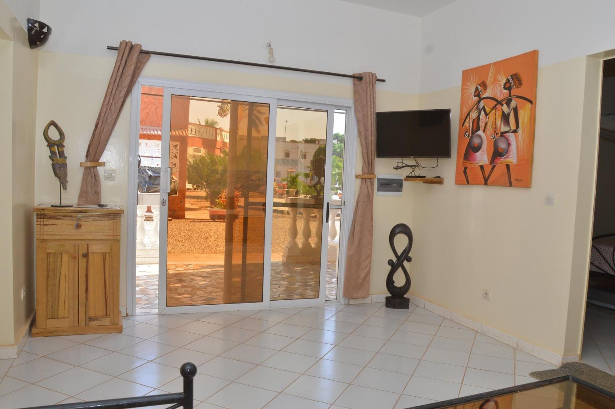 Hotel Takana Ngaparou Екстериор снимка