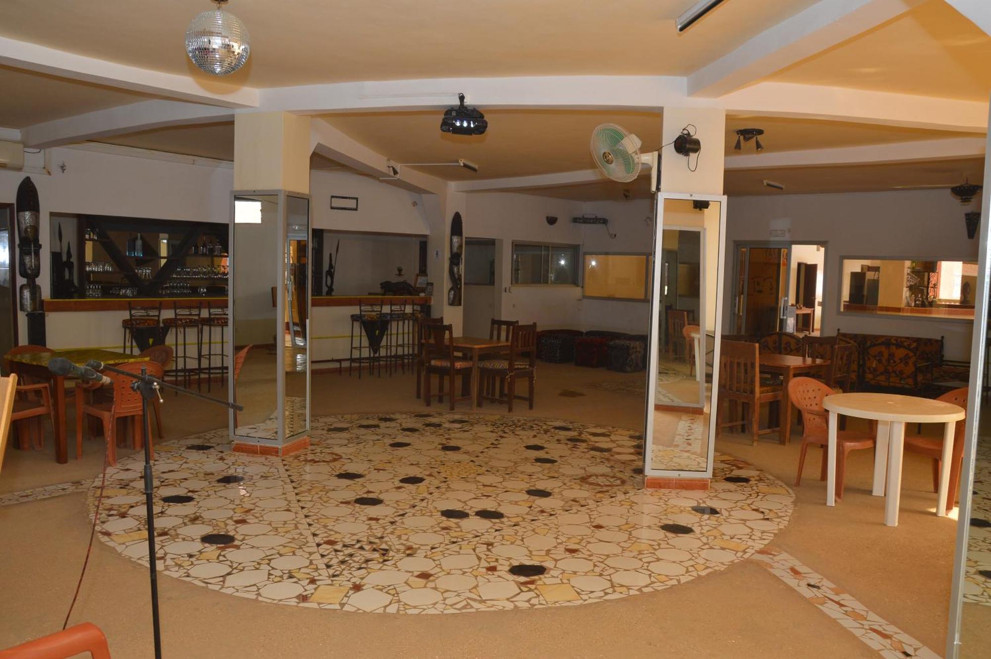 Hotel Takana Ngaparou Екстериор снимка