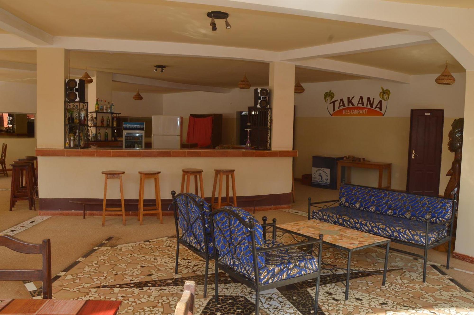 Hotel Takana Ngaparou Екстериор снимка